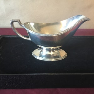 A Vintage MCM Silver Plated Gravy Boat Great To Have For Those Large Family Gatherings