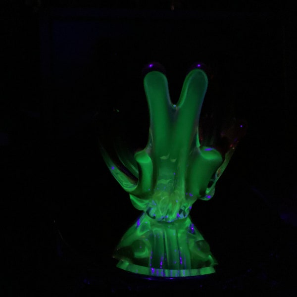 EXTREMELY RARE URANIUM Stamped Chalet Glass 2 Tone Finger Tips Attention Chalet And Uranium Glass Collectors Rare Chance