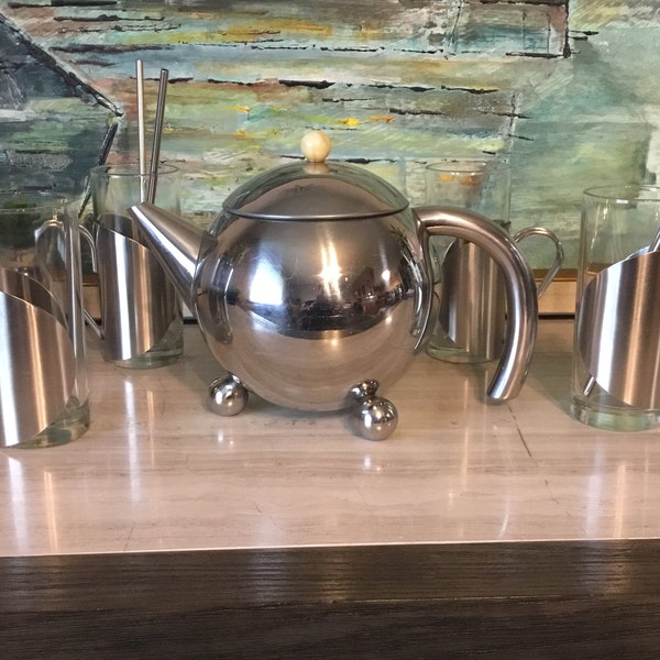 Cuisinox Tea Pot And 4 Glasses With Metal Handles And Holders That Hold A Removable Glass Insert / Houseware / Dining ware