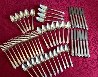 50 delar av dyrbart mönster 1941 original Rogers Deluxe silverpläterat silverbestick