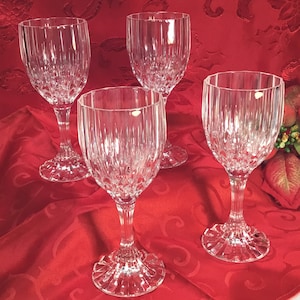 Elegant Crystal Hourglass Shaped Wine Glasses Barware Bar Cart /Detailed/Crystal/Wine /Barware/Diningware/Elegant/Cocktail/Drinking Glasses