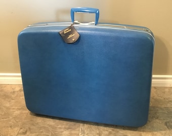 Rare MCM Birkdale  Find In This Retro Vintage Condition Full Size Large Hard Sided Suitcase Complete With Keys And Dividers