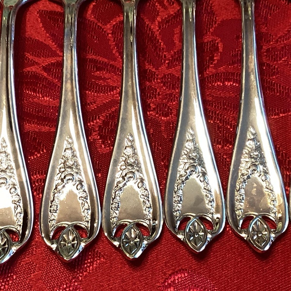 Old Colony Pattern 1847 Rogers Brothers Silver Plated Silverware 1910 Estate Style Pattern All 65 Pieces In Very Good Vintage Condition Box