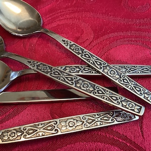 ALL TARIFFS INCLUDED Oneida Ltd Stainless Steel Replacement Pieces For Your Cutlery Drawer 7 Total Pieces