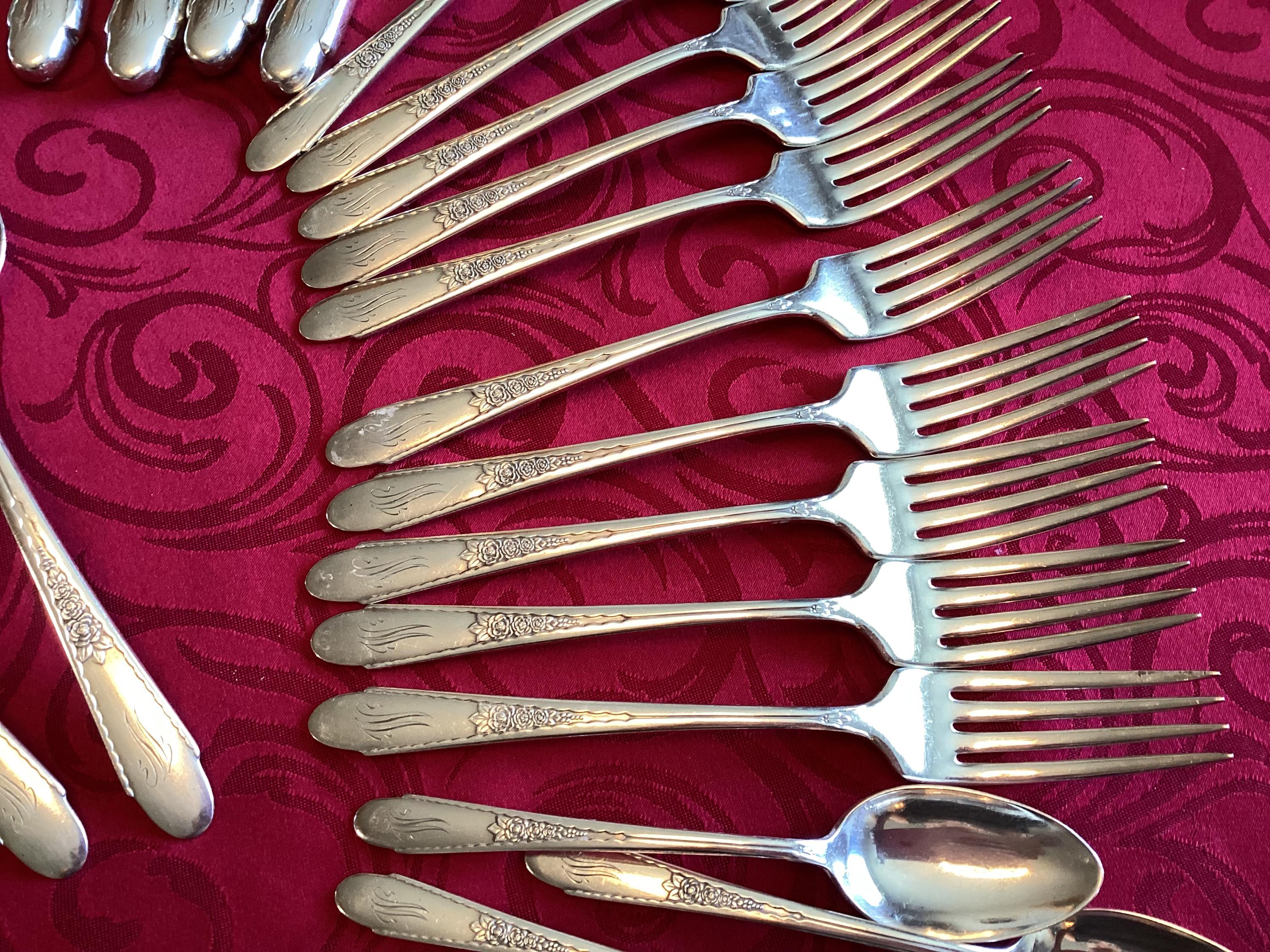 ガーディニア　 　　　　　ジャスミン 　　　　　ネルロ 　　　　　ウィスパー TARIFFS INCLUDED 57 Pieces Gardenia Pattern Silver Plated