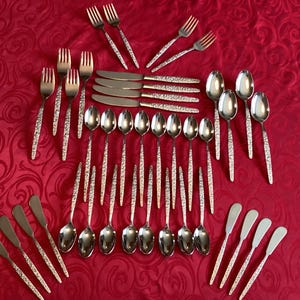 40 Pieces Of ROSE GARDEN Pattern Decorative Flower Silver Ware 4 Place Setting Plus Extras Ornate Elegant Flatware