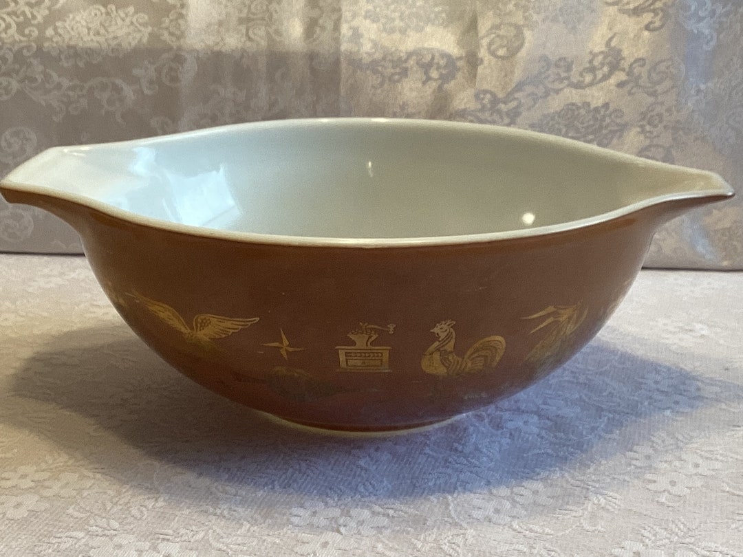 Vintage Pyrex/rooster Pattern/ Cinderella Pattern 444 Bowl/ Etsy