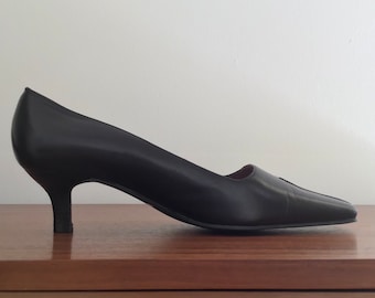 NWOT vintage 90s Y2K Ann Marino leather classic black square toe kitten heel pumps size 7.5