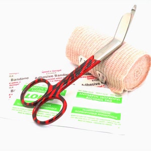 Custom Engraved Bandage Scissors With Unique Leopard Pattern for Nurses, Vet Tech, Nursing Student And Nurse Appreciation Graduation Gift