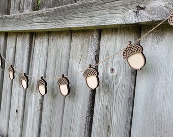 Acorn Garland, Acorn banner, Fall Garland, Wood acorn, Fall home decor, Tiered tray decor, Autumn decor, Fall Farmhouse decor, Leaf decor