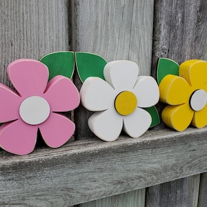 Daisy Flower Decor, Wood Daisy, Wooden Flower with Leaves, Spring Decor, Summer Decor, Tiered Tray Decor, Flower Decor, Garden Decor