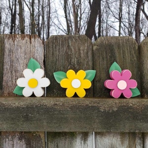 Mini Daisy Flower Decor, Wood Daisy, Wooden Flower with Leaves, Spring Decor, Summer Decor, Tiered Tray Decor, Flower Decor, Garden Decor