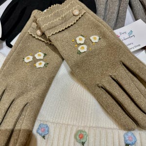 Hand embroidered suede winter gloves- touch fingers gloves-winter gloves for women-polyester winter gloves-3D embroidered jersey gloves