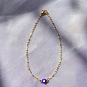 14k Vergoldetes Evil Eye Fußkettchen: Minimalistisches Armband