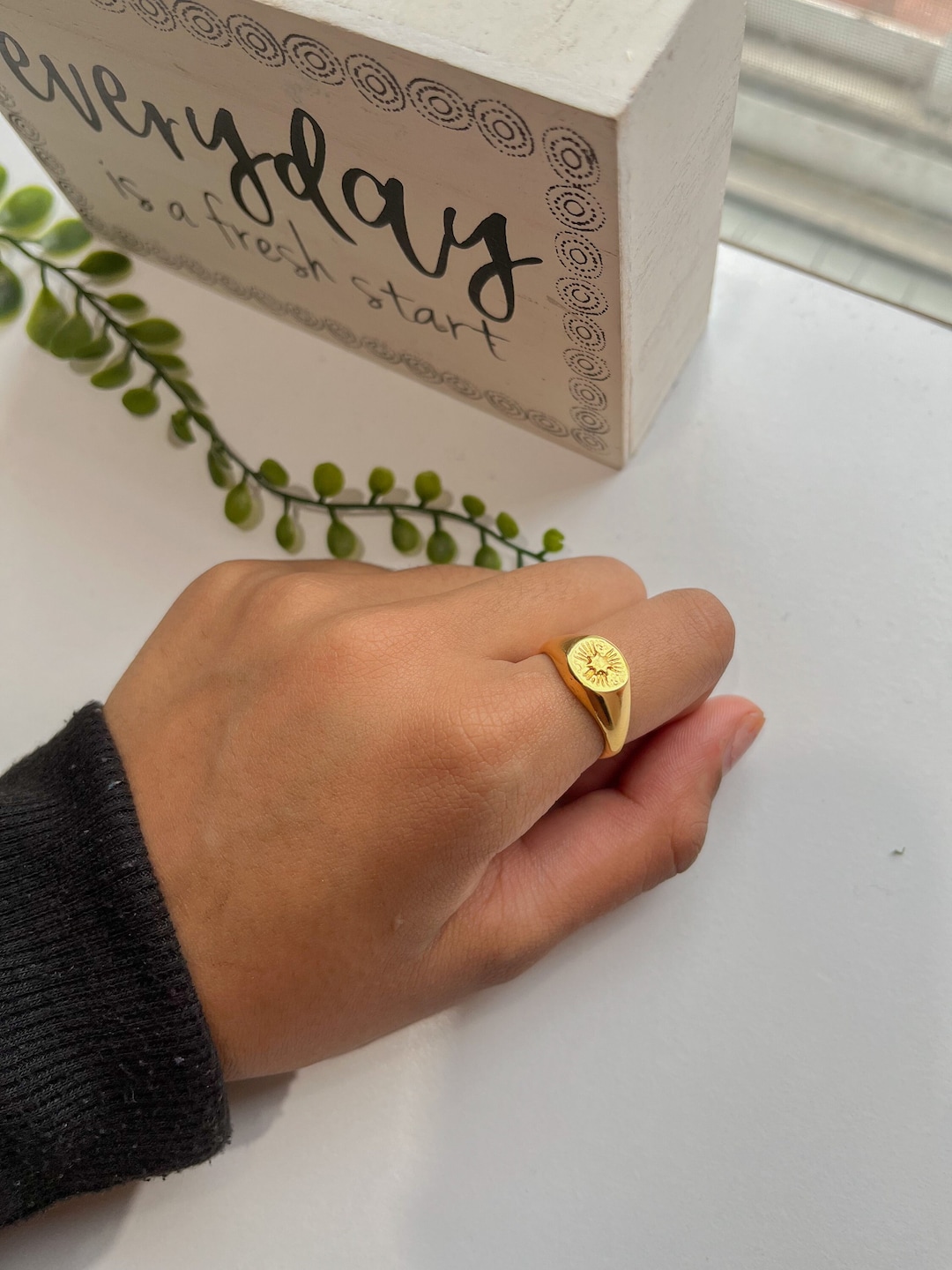Gold ring starting rate best sale
