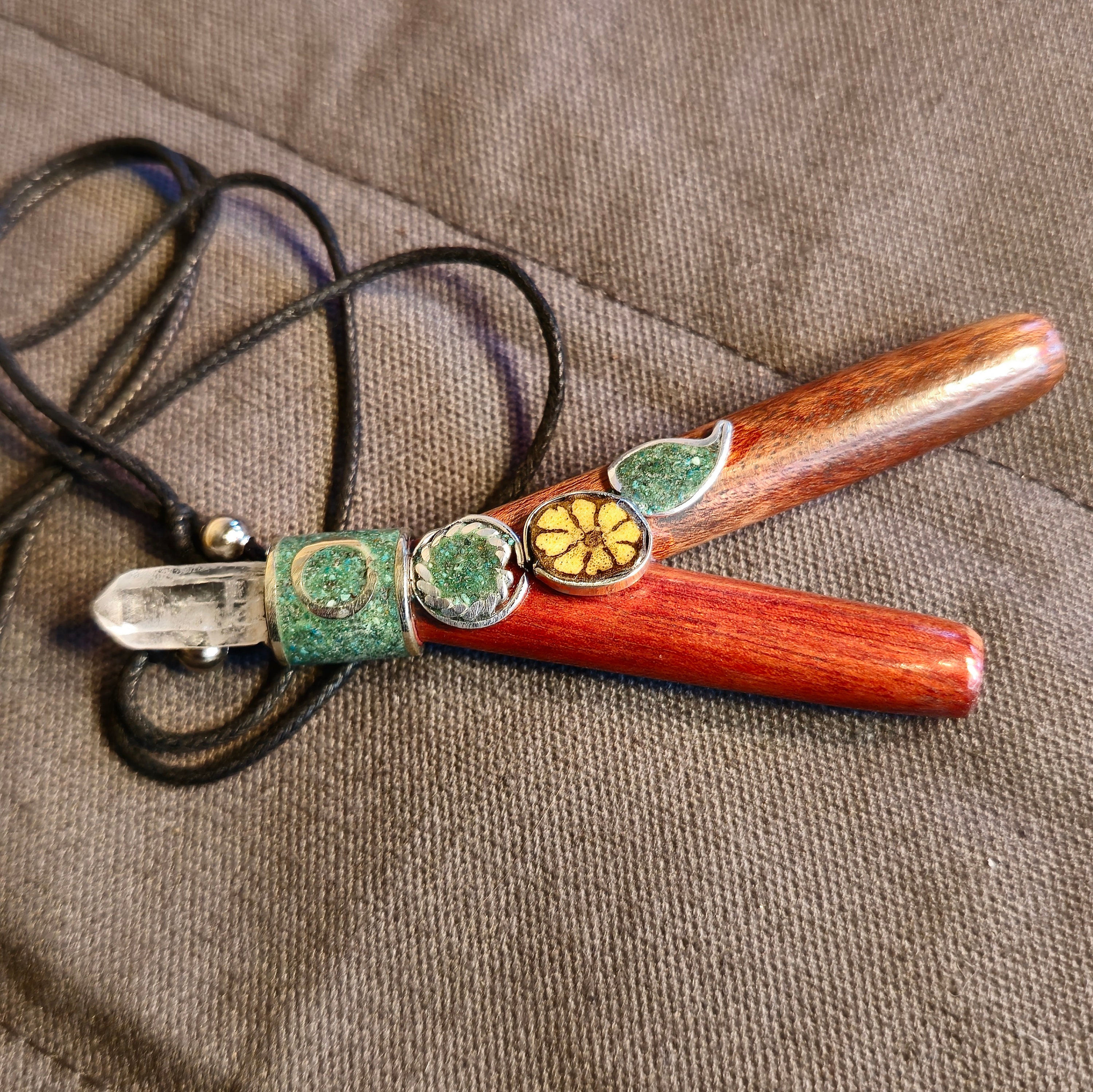 ペルー産＊クリスタル・ルチルクォーツ・貝〜セルフクリペ 山梨