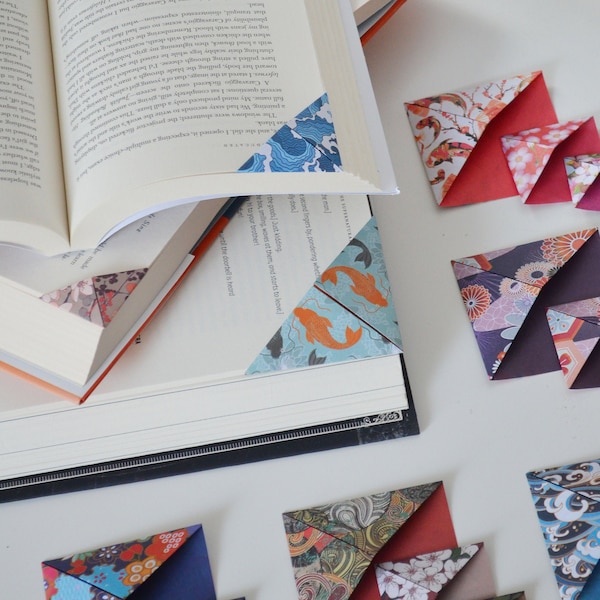 Mixed Sizes Origami Bookmarks/ Paperback Corners (4cm, 5cm, 7.5cm) Mix & Match between 24-36 Japanese Chiyogami and Cherry Blossom Patterns