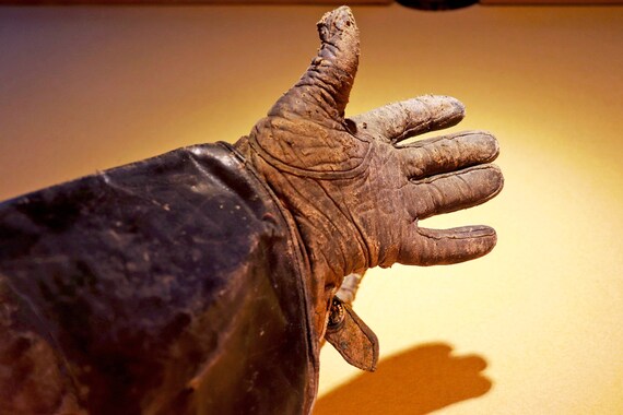 1900"s Area S.R Leather Motorcycle Gloves - Leath… - image 4