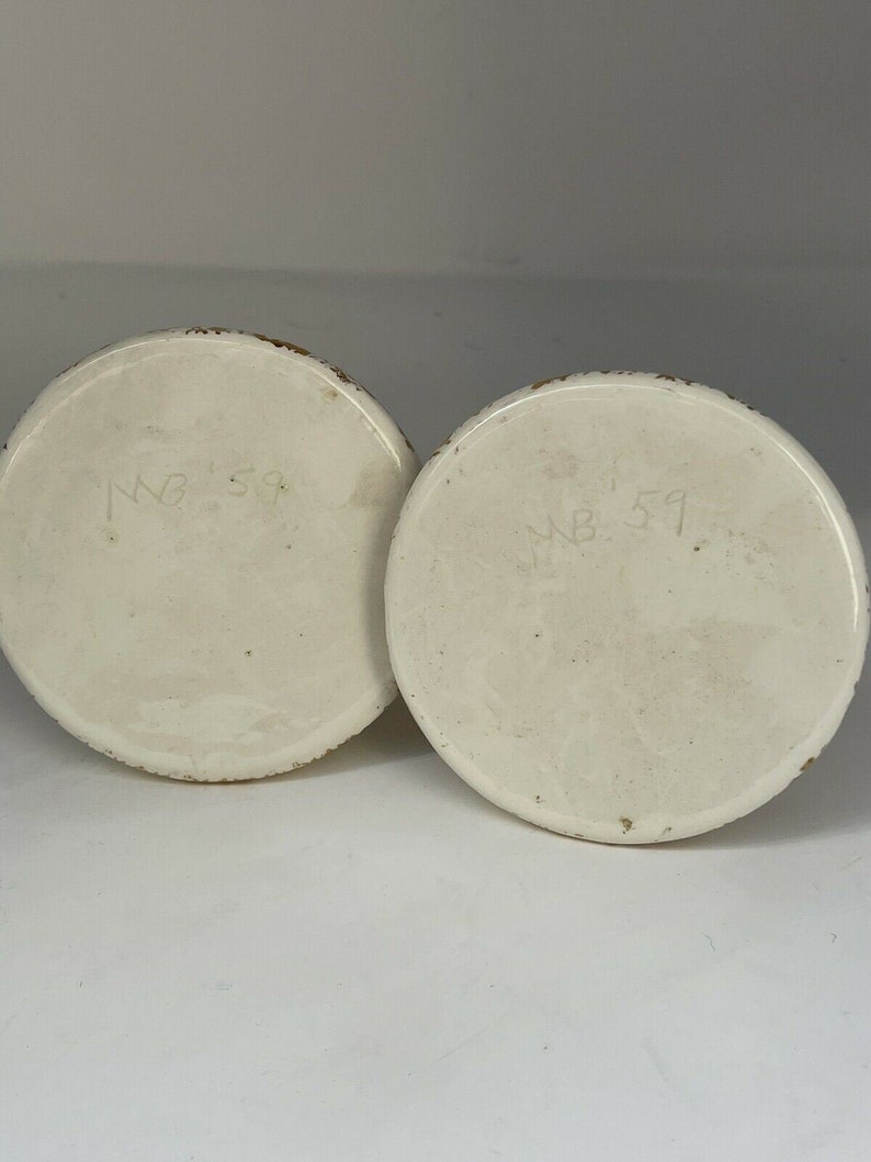 Vintage Metlox Poppytrail 6 Egg Shell Gold Flake Spiral Candle Holders