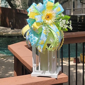 Whimsical summer bow, daisy and rain boots wreath, yellow and teal bow decoration, spring rain boots