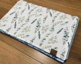 Baby blanket eucalyptus, handmade baby blanket, BÄRLI baby blanket gift for birth