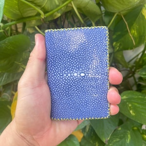 Blauwe echte STINGRAY lederen huid creditcardhouder/slanke visitekaartjehouder kaarthouder/minimalistische kaarthouder handgemaakt/cadeau voor hem