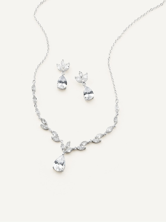 Silver Y Necklace & Earring Gift Set