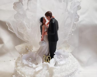 Amscan sophisticated weeding cake topper