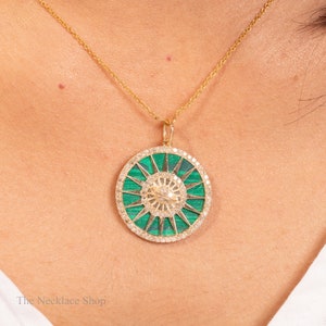 Round Natural Malachite/Mother of Pearl Pendant/14k Solid Gold Necklace/Halo Diamond Disc Pendant/Sunburst Necklace/Vintage Handmade Pendant