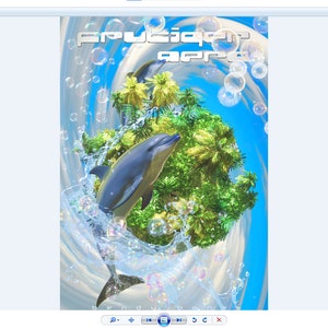 Puede incluir: Un delfín azul salta fuera del agua, rodeado de burbujas y un fondo azul y blanco giratorio. El delfín está saltando hacia una isla verde con palmeras. El texto "Fructiqer" está escrito en letras blancas en la parte superior de la imagen.