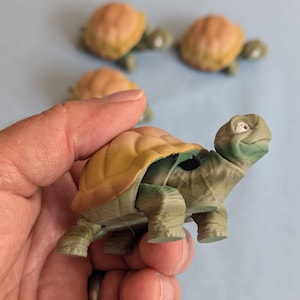 Tortoise - Cute Posable Figure - 3D printed and articulated toy, sensory toy, fidget toy, articulated turtle, party gift, stocking stuffer