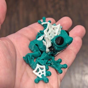 Count Frogula Halloween Frog - Fully Articulated Tree Frog Stim Toy Fidget Toy Stocking Stuffer Poseable Moveable Frog Decor