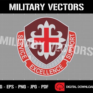 Op de afbeelding: Een rood, wit en grijs militair insigne met een kruis en een schild. De tekst "SERVICE EXCELLENCE SUPPORT" is om het schild heen gewikkeld.