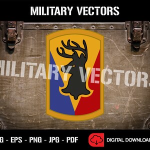 Puede incluir: Una descarga digital de un gráfico vectorial del parche de la 1.ª División de Infantería. El parche presenta un esquema de color amarillo, rojo, azul y negro con una cabeza de ciervo estilizada en el centro.