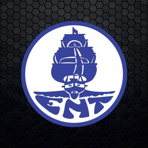 Puede incluir: Un logotipo azul y blanco con un barco navegando en el agua y el texto "EMT" debajo del barco.