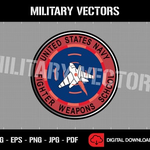 Puede incluir: Un parche circular rojo, blanco y azul con el texto "United States Navy Fighter Weapons School" alrededor del borde. Un avión de combate a reacción blanco con detalles rojos está en el centro del parche.