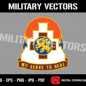 Op de afbeelding: Een digitale downloadafbeelding met de tekst "MILITARY VECTORS". Het ontwerp toont een wapen met een kruis, een leeuw en de woorden "WE SERVE TO HEAL". Beschikbaar in SVG-, EPS-, PNG-, JPG- en PDF-formaten.