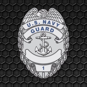 Könnte beinhalten: Ein silbernes Abzeichen mit einem blauen Adler, einem Anker und dem Text "U.S. NAVY GUARD" auf einem schwarzen Wabenhintergrund.