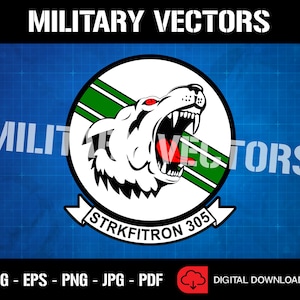 Peut inclure: Un écusson d'escadron militaire blanc, noir et vert avec une tête de loup qui grogne et le texte "STRKFITRON 305".
