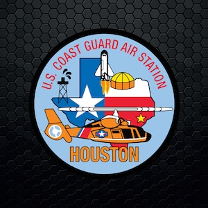 Puede incluir: Un parche circular azul y blanco con el texto "U.S. Coast Guard Air Station Houston" y un helicóptero naranja volando sobre un contorno estilizado del estado de Texas.
