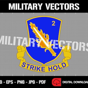 以下が含まれることがあります： 剣と炎が描かれた青と金の軍隊の部隊章。部隊章の下に「ストライクホールド」という文字が書かれている。部隊章の右上に「2」という数字がある。