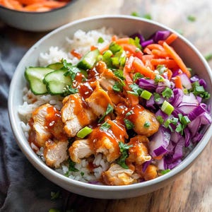 Ricetta stampabile per la ciotola di pollo Bang Bang - Preparazione di un pasto fusion asiatico piccante - Idea per una cena sana