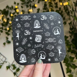 Stickervel donkere namaste yoga: stickers goth spirituele planner