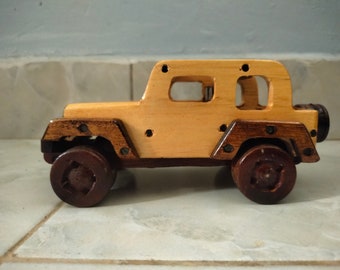 jeep Wrangler toy car, wooden jeep, kids play toys, toy with rotating wheels, handmade wooden toys