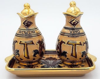 Water Wine Cruet Altar Set with Tray decor Tau in Ricco Classic Deruta 18 carat gold Hand painted artistic ceramic from Deruta MADE IN ITALY