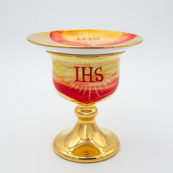 Chalice with Paten decorated with IHS 18 carat gold. Hand painted artistic ceramic from Deruta. MADE in ITALY.