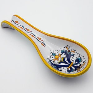 Ladle Holder / Spoon Rest / Spoon Laying in Ricco Classic Deruta yellow outline. Deruta artistic ceramic. Hand Painted. 100% MADE IN ITALY.