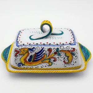 Two-piece rectangular Butter Dish with lid decorated in Raffaellesco. Deruta artistic ceramic. Hand Painted. 100% MADE IN ITALY.
