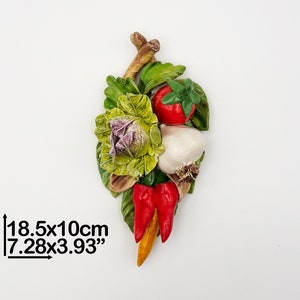 Garlic with Cabbage Vegetable Branch to hang or free-standing H 18 cm / 7 &quot;. Entirely created and Hand Painted ceramic. 100% MADE IN ITALY