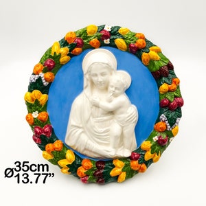 Virgen con el Niño estilo Robbiana Della Robbia en Tondo H 35 cm / 14". Cerámica artística de Deruta pintada a mano. MADE IN ITALY.